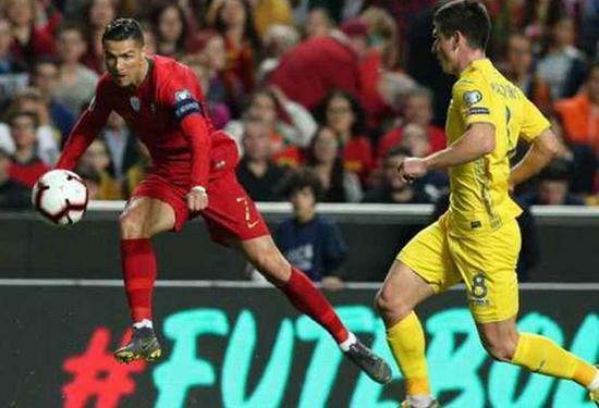 包含荷兰坐镇主场-轻松击败利比亚欧预赛豪取两连胜的词条