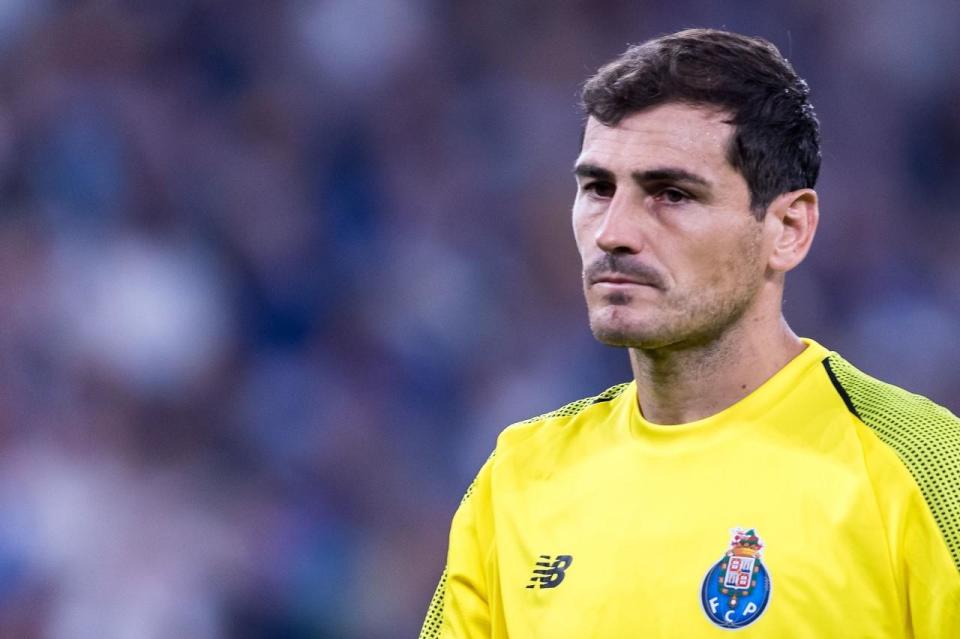 传奇球星退役：卡西利亚斯宣布结束职业生涯的简单介绍