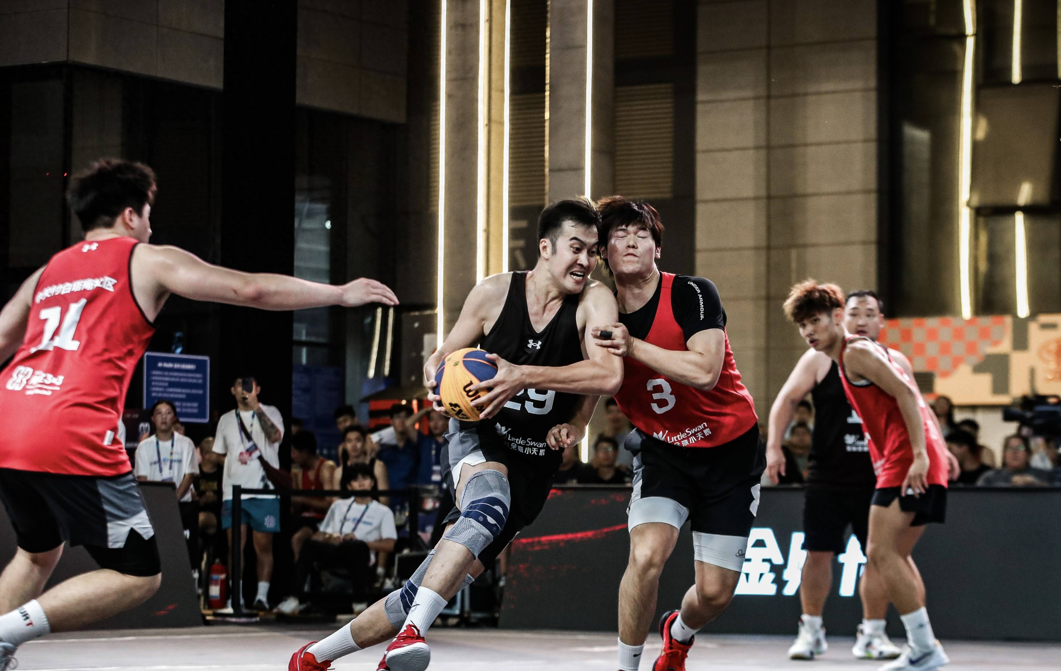 篮球职业赛事精彩纷呈,球迷情绪高涨(篮球比赛 职业) 篮球职业赛事精彩纷呈,球迷情绪高涨(篮球比赛 职业)