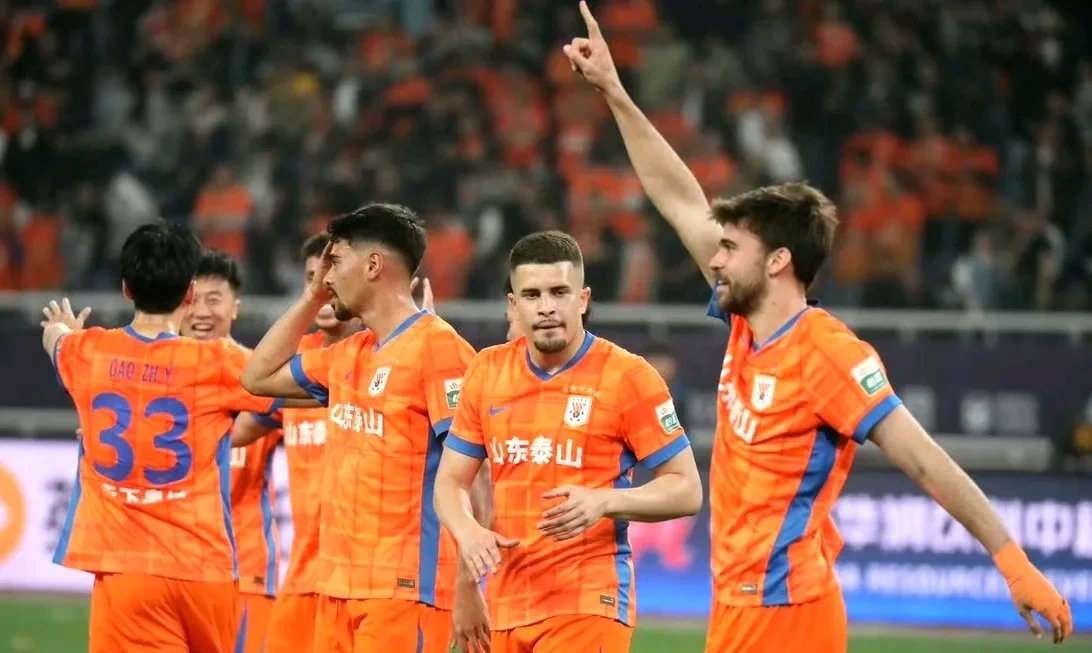 C7娱乐-包含热门球队备战大赛，士气高涨迎战对手的词条