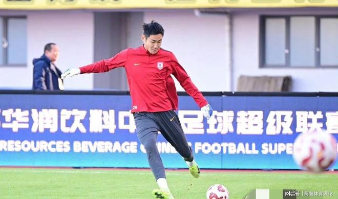 包含热门球队备战大赛，士气高涨迎战对手的词条